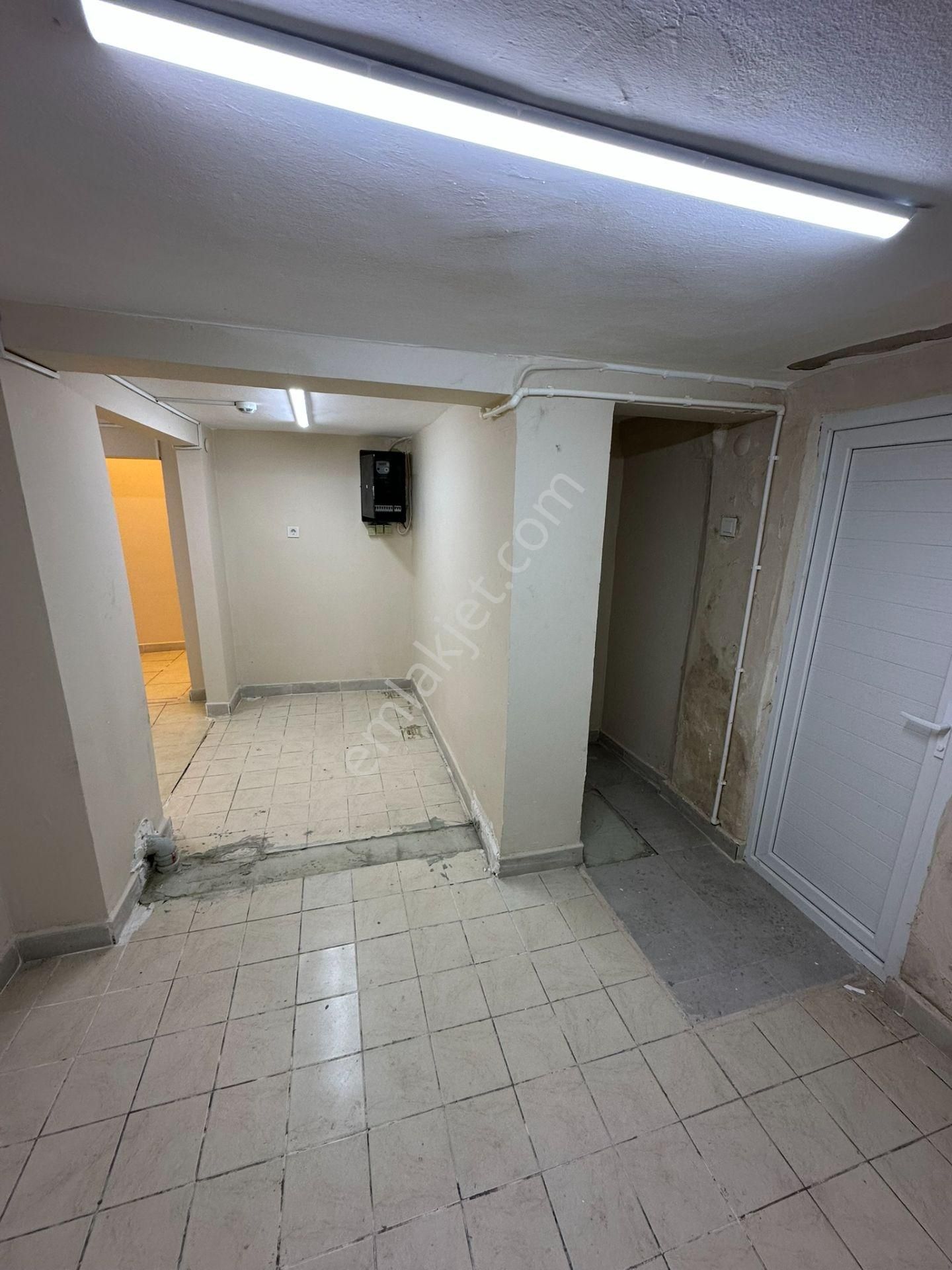 Sarıyer Merkez'de Köşe Konumlu Cadde Cepheli Extra Depo Alanlı - Görsel 16