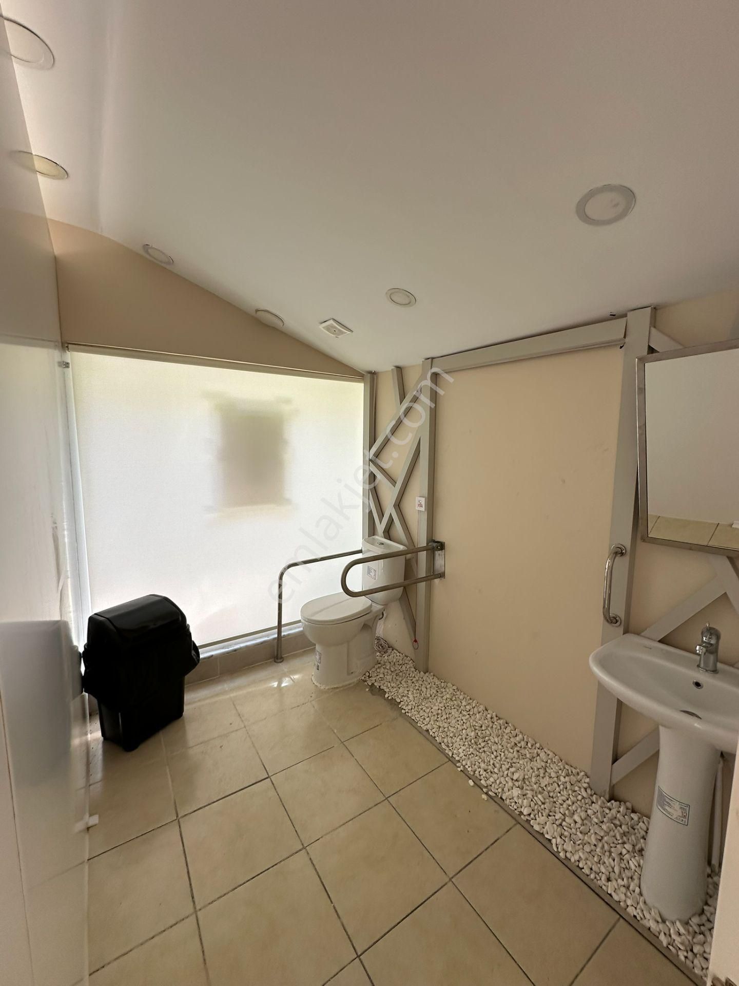 Sarıyer Merkez'de Köşe Konumlu Cadde Cepheli Extra Depo Alanlı - Görsel 3