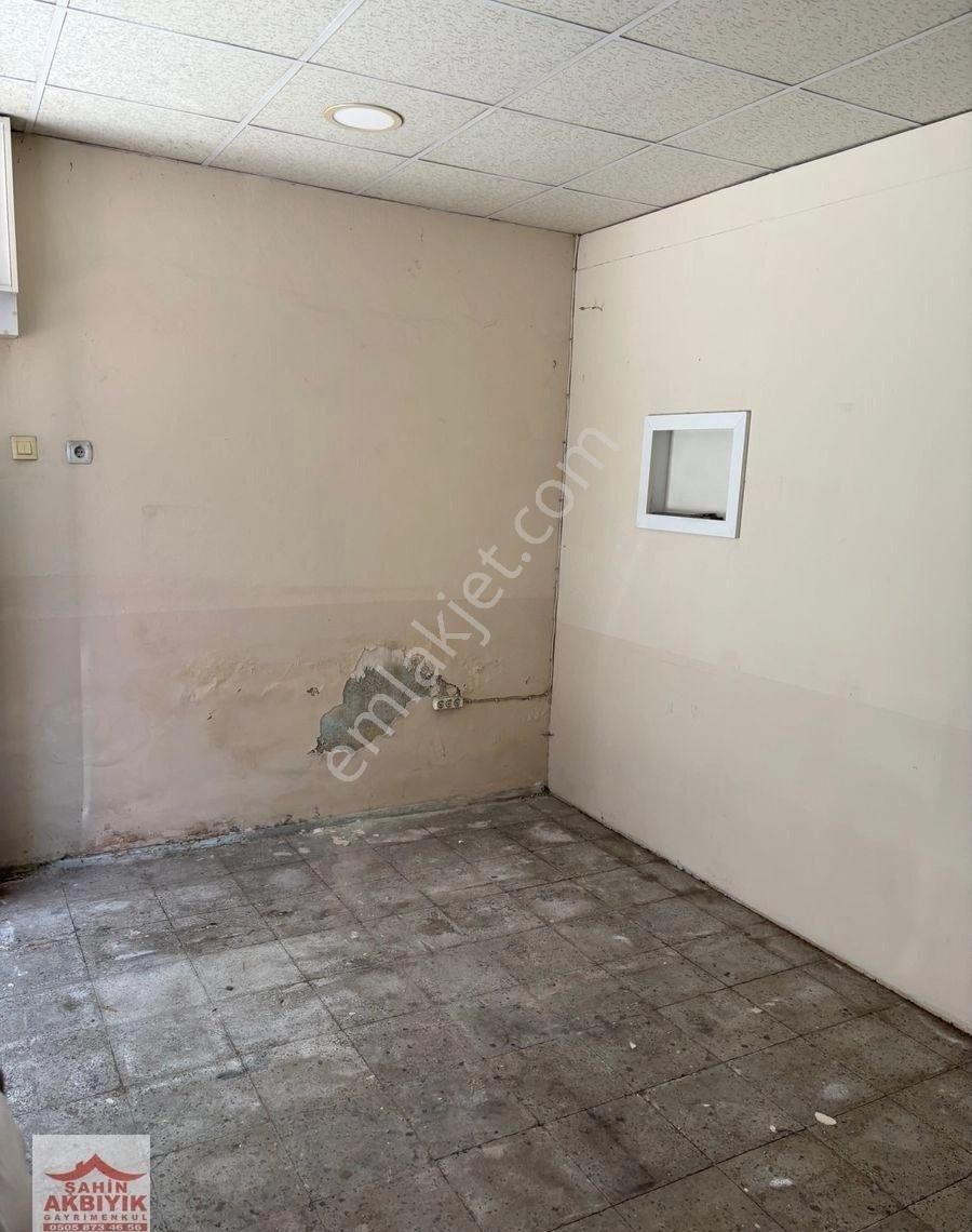 Bayraklı Adil Akçamlı Sok 23m2 İşyeri - Görsel 11