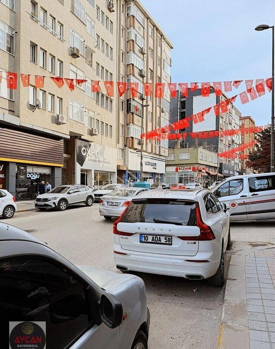 Aycan Gayrimenkulden Ordu Caddesi Üzerinde Satılık 3+1 Daire - Görsel 35