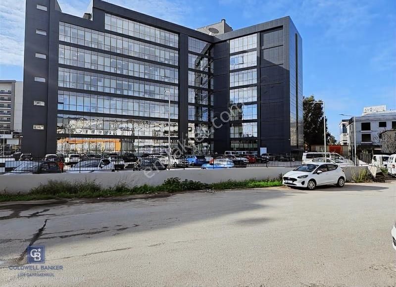 Çiğli Yeni Mahallede 70 M² Merkezi Konumda Kiralık Dükkan - Görsel 2