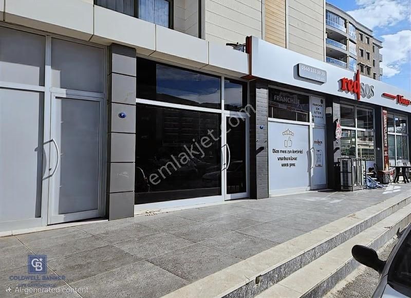 Çiğli Yeni Mahallede 70 M² Merkezi Konumda Kiralık Dükkan
