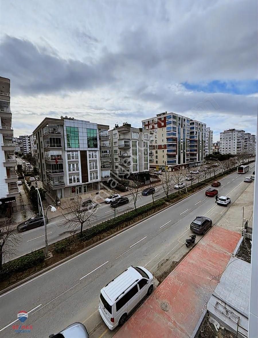 Plazada Geniş 1+1 Kiralık Ofisler - Görsel 12