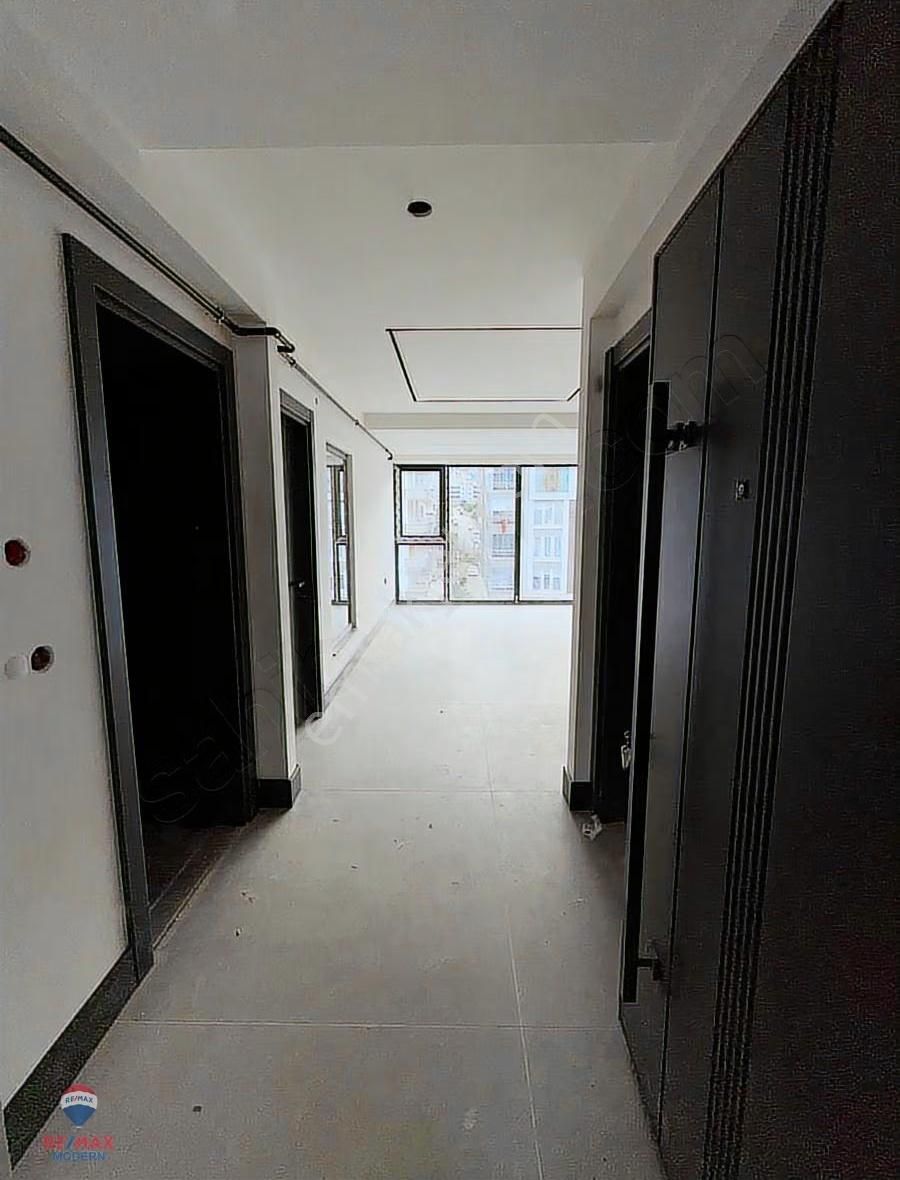 Plazada Geniş 1+1 Kiralık Ofisler - Görsel 13