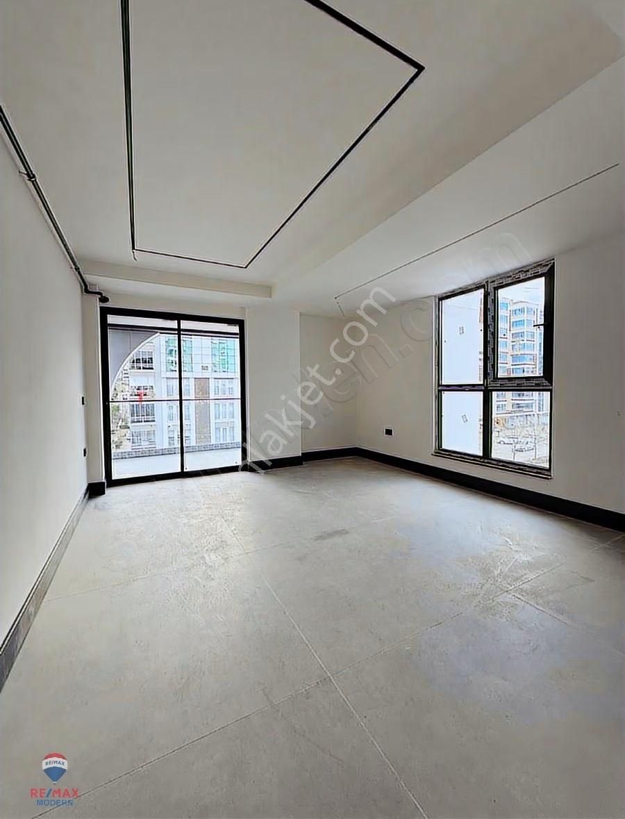 Plazada Geniş 1+1 Kiralık Ofisler - Görsel 5