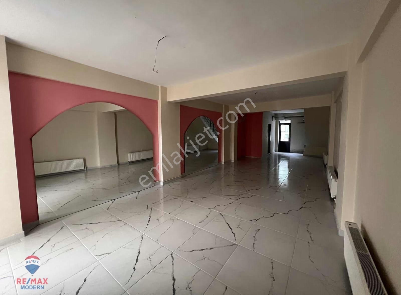 Recep Erdoğan'dan Bulvara Cephe 160 M2 Kiralık Dükkan - Görsel 3