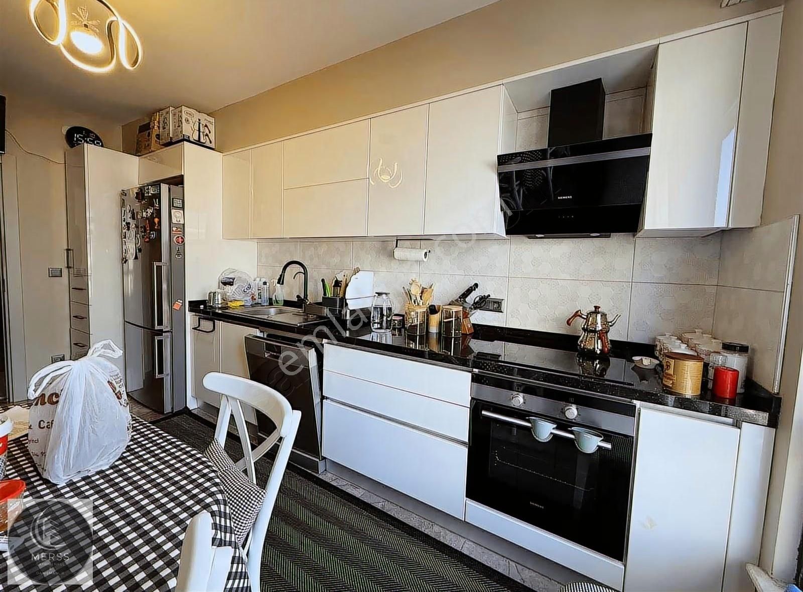 Ümraniye Tantavı Mah. Millet Sitesinde 130 M2 3+1 Daire - Görsel 11