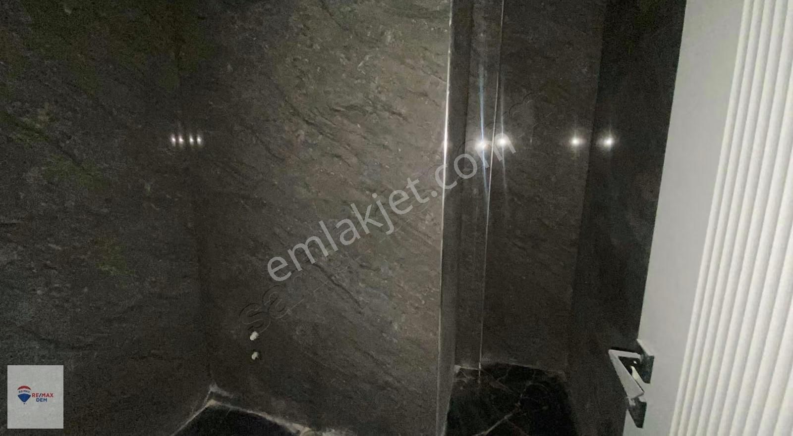 Remax Dem'den Şehrin Merkezinde Lüks Ofis - Görsel 28