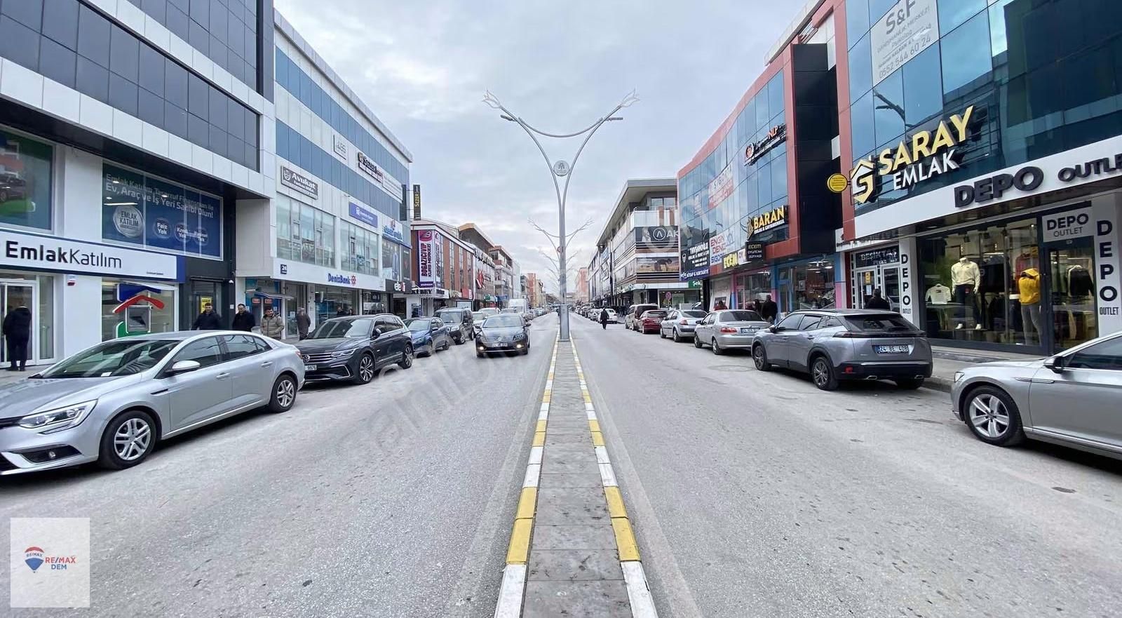 Remax Dem'den Şehrin Merkezinde Lüks Ofis - Görsel 23
