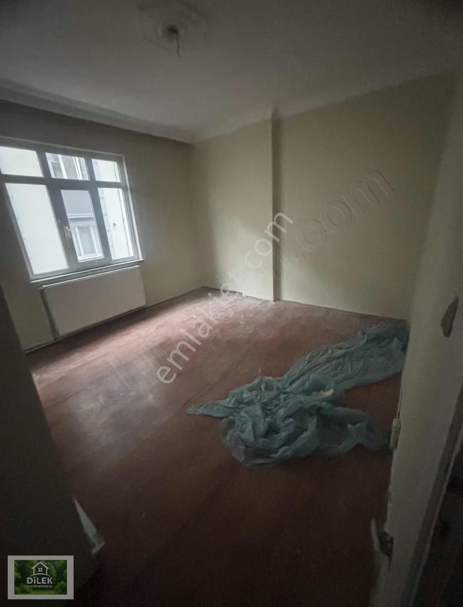 Halkalı Merkez Mahallesinde Kiralik Daire Arakat Balkonlu - Görsel 7