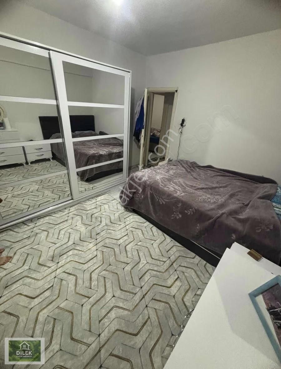 185/40 Hisseli 3 Katlı Bına Satılık Daıre Yatırıma Uygundur - Görsel 5