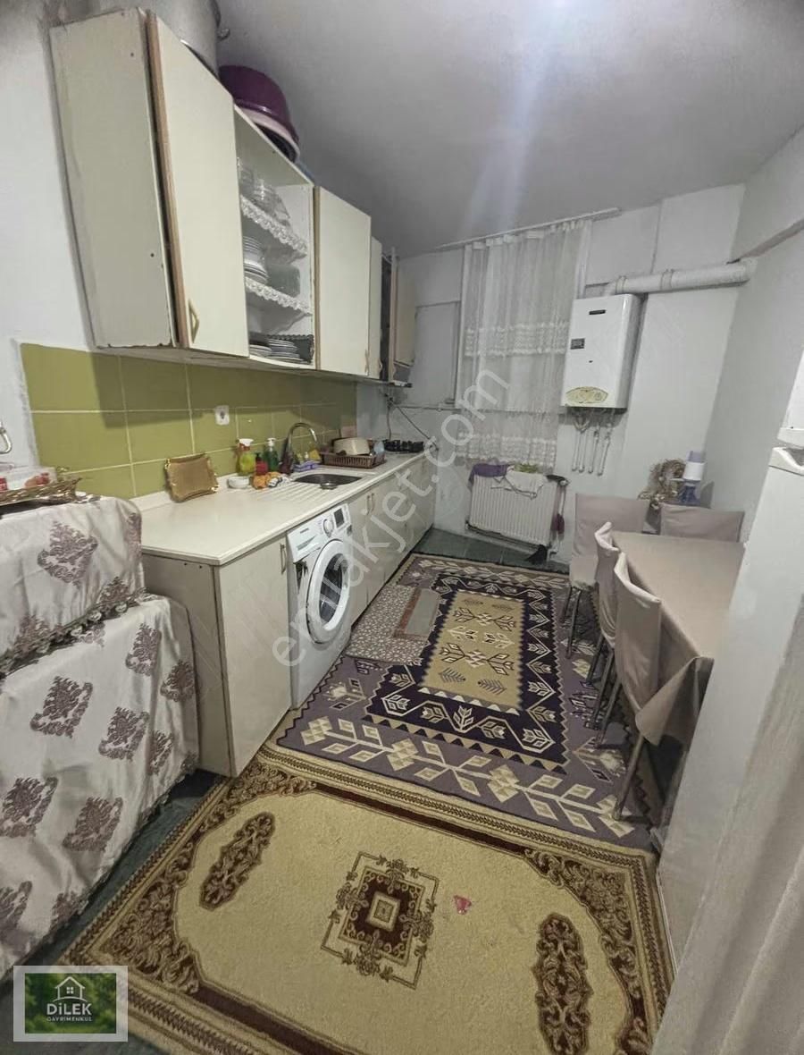 185/40 Hisseli 3 Katlı Bına Satılık Daıre Yatırıma Uygundur - Görsel 3