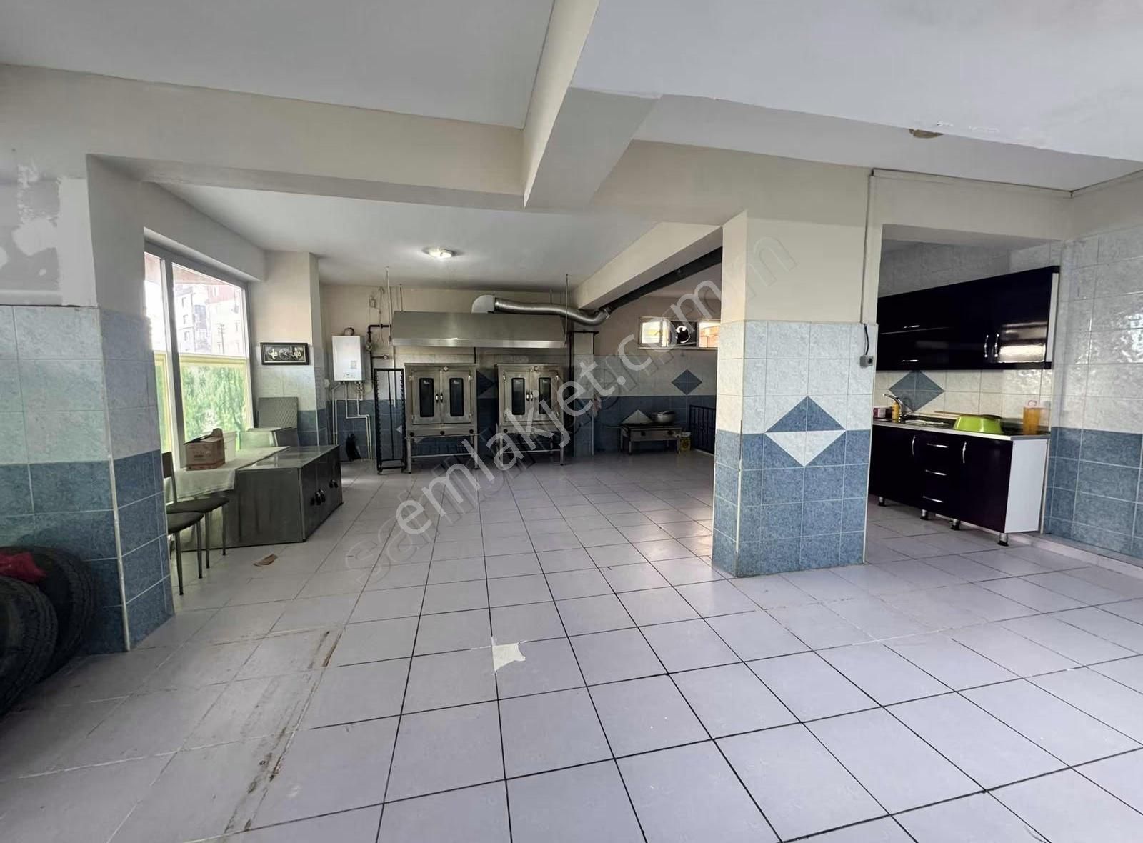 Fevzipaşa Mahallesin De Satılık 194m Dükkan - Görsel 5