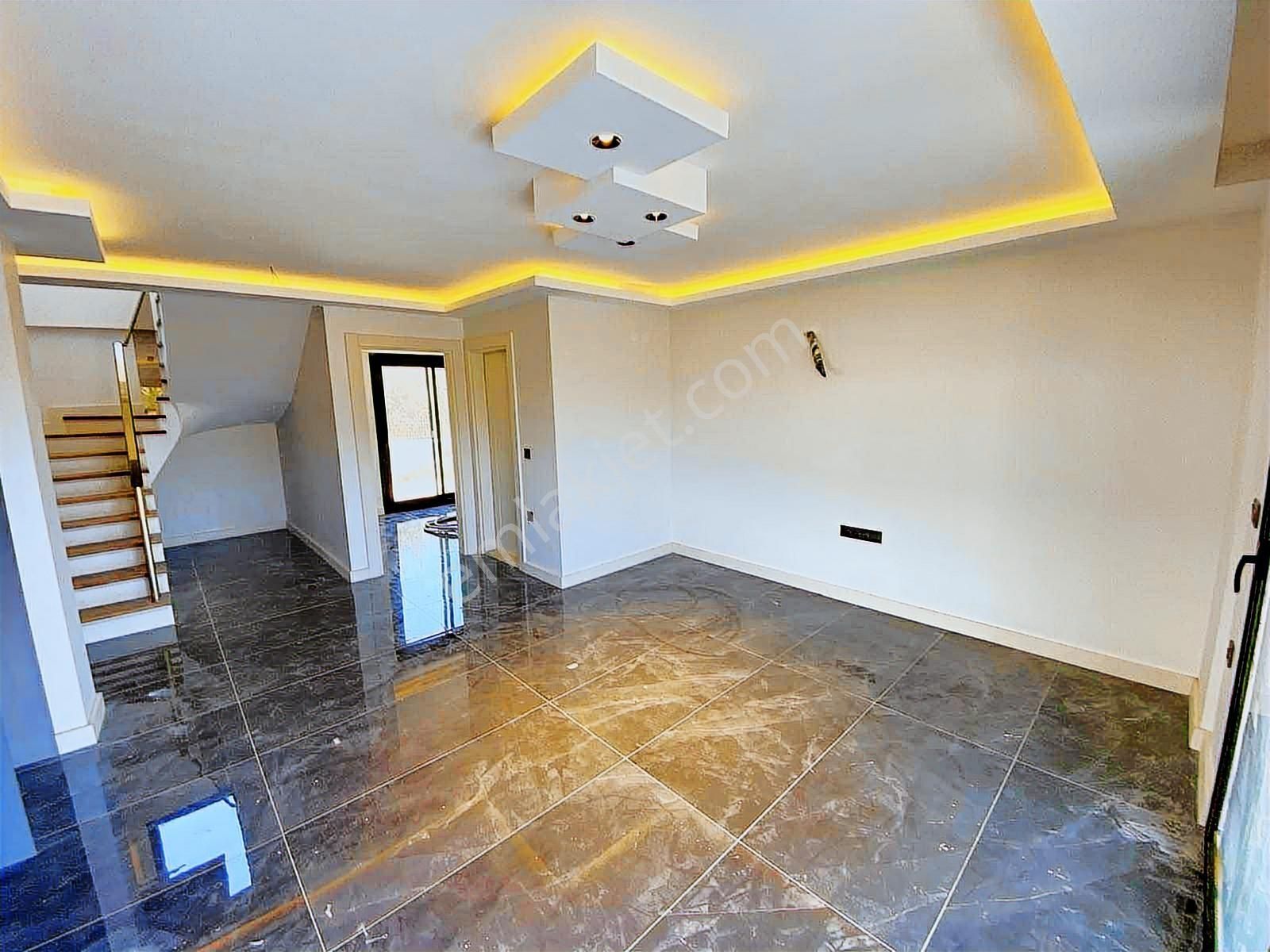 Kuşadası Davutlar'da Tek Müstakil Özel Havuzlu Satılık 4+1 Villa - Görsel 2