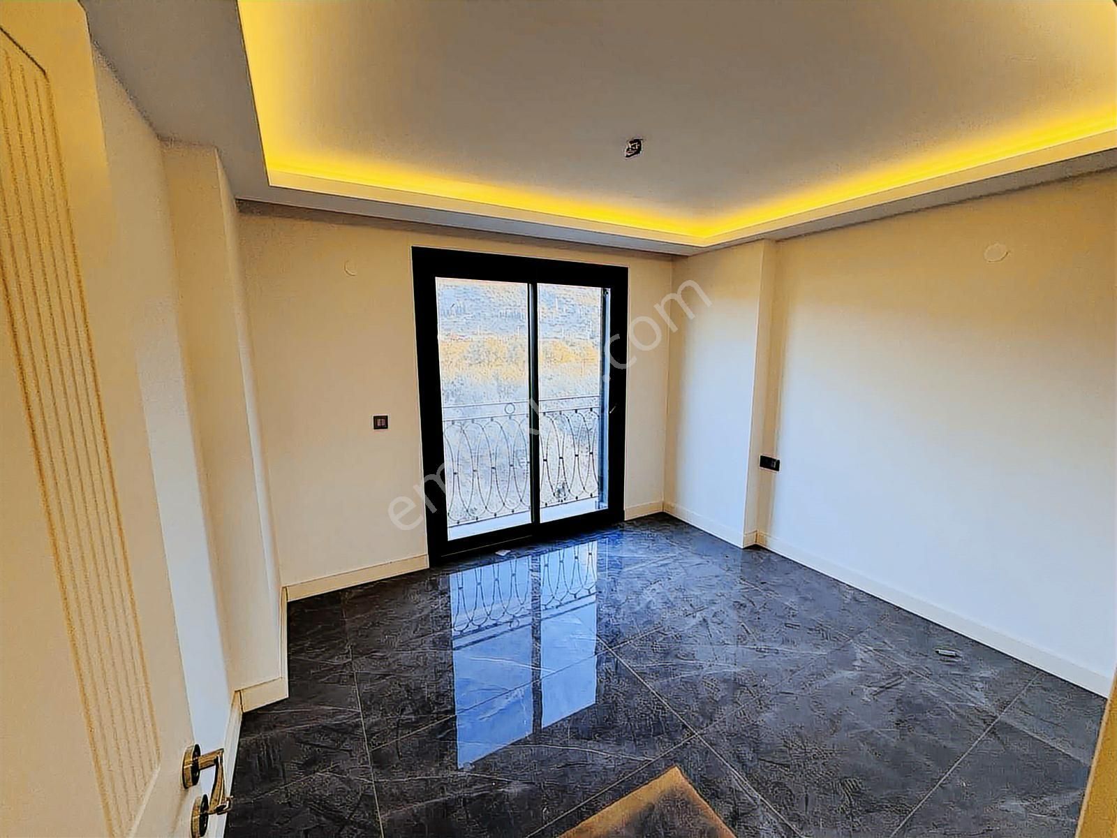 Kuşadası Davutlar'da Tek Müstakil Özel Havuzlu Satılık 4+1 Villa - Görsel 22