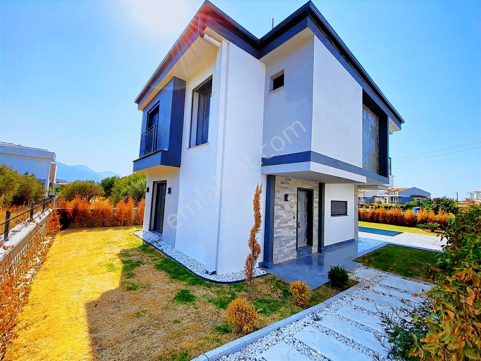 Kuşadası Davutlar'da Tek Müstakil Özel Havuzlu Satılık 4+1 Villa - Görsel 30