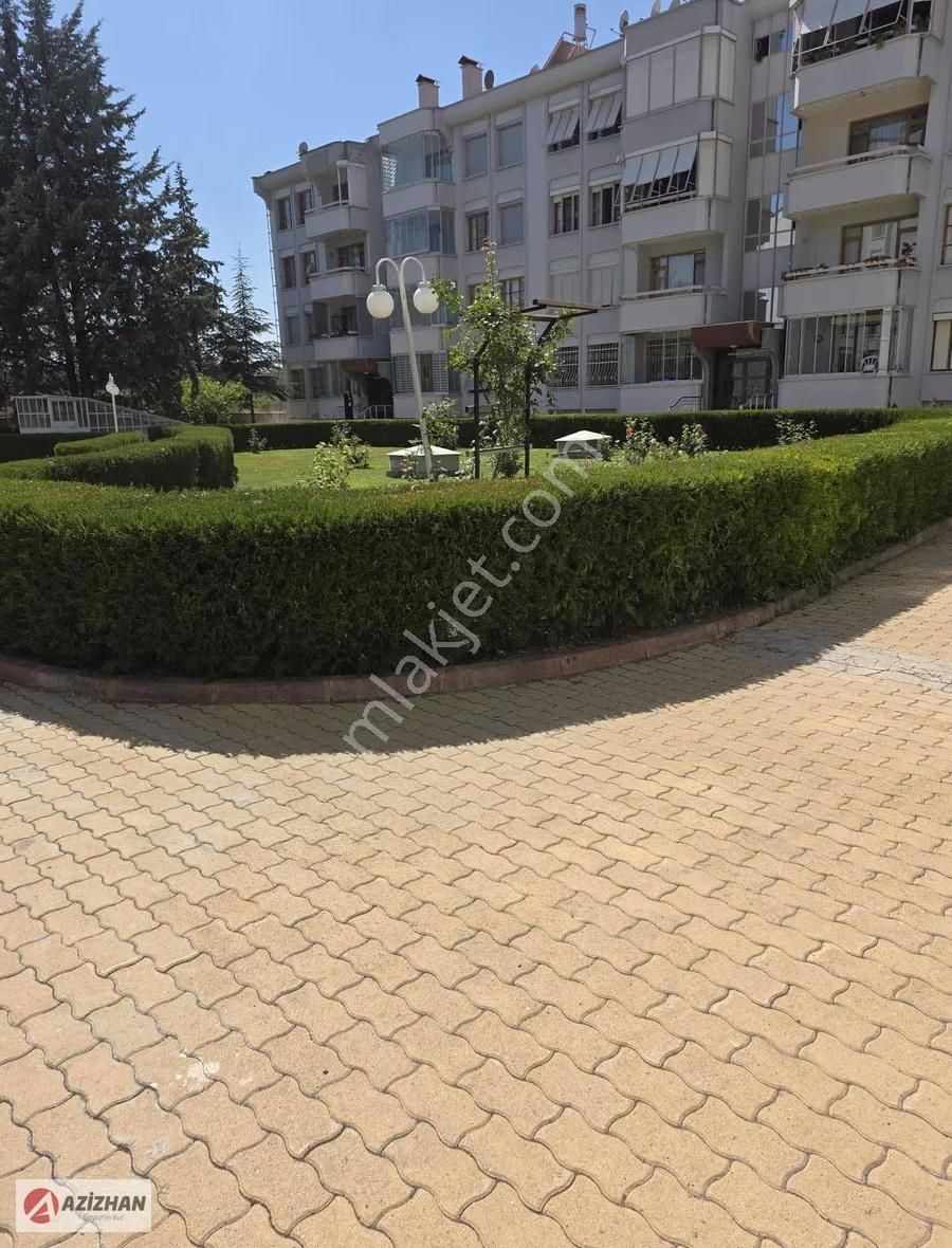 Azizhan Dan Meram Akkaş Sitesinde 4+1 Kiralık Daire