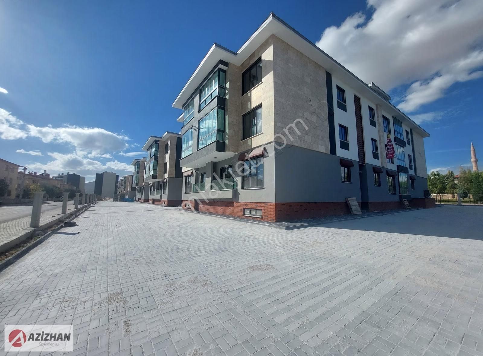 Azizhan'dan Kosava Mahallesinde Site İçi Satılık 2+0 Lüx Daire