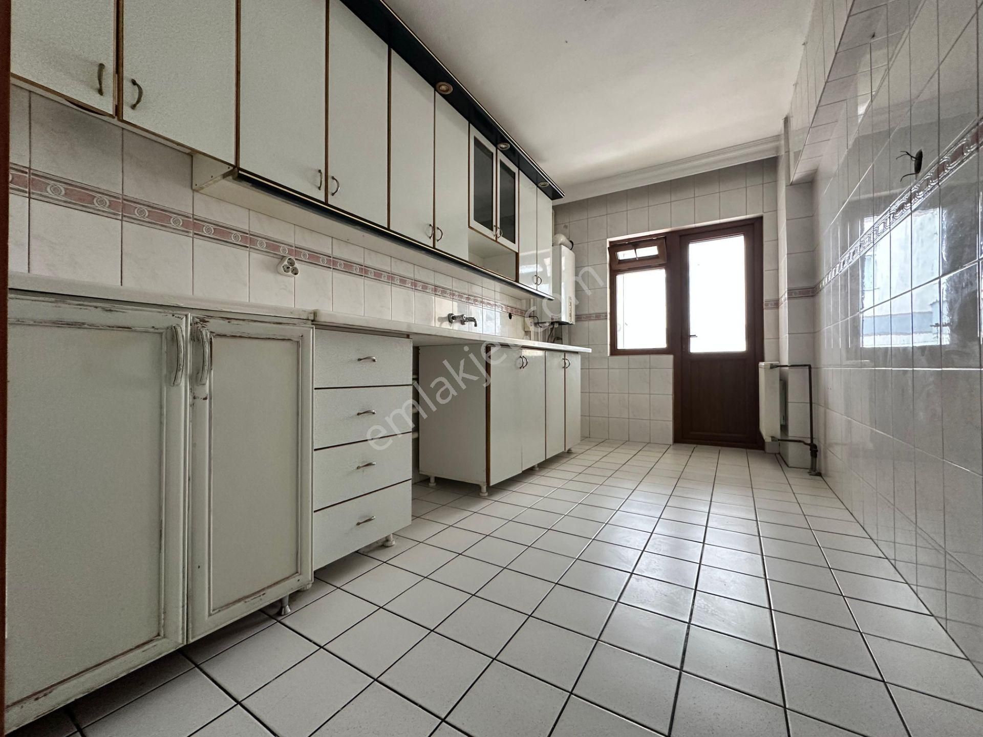 Pursaklar Mehmet Zengin Emlak'tan 2.kat 3+1 Protokol Yolu Yakını Yapılı Masrafsız Daire - Görsel 3