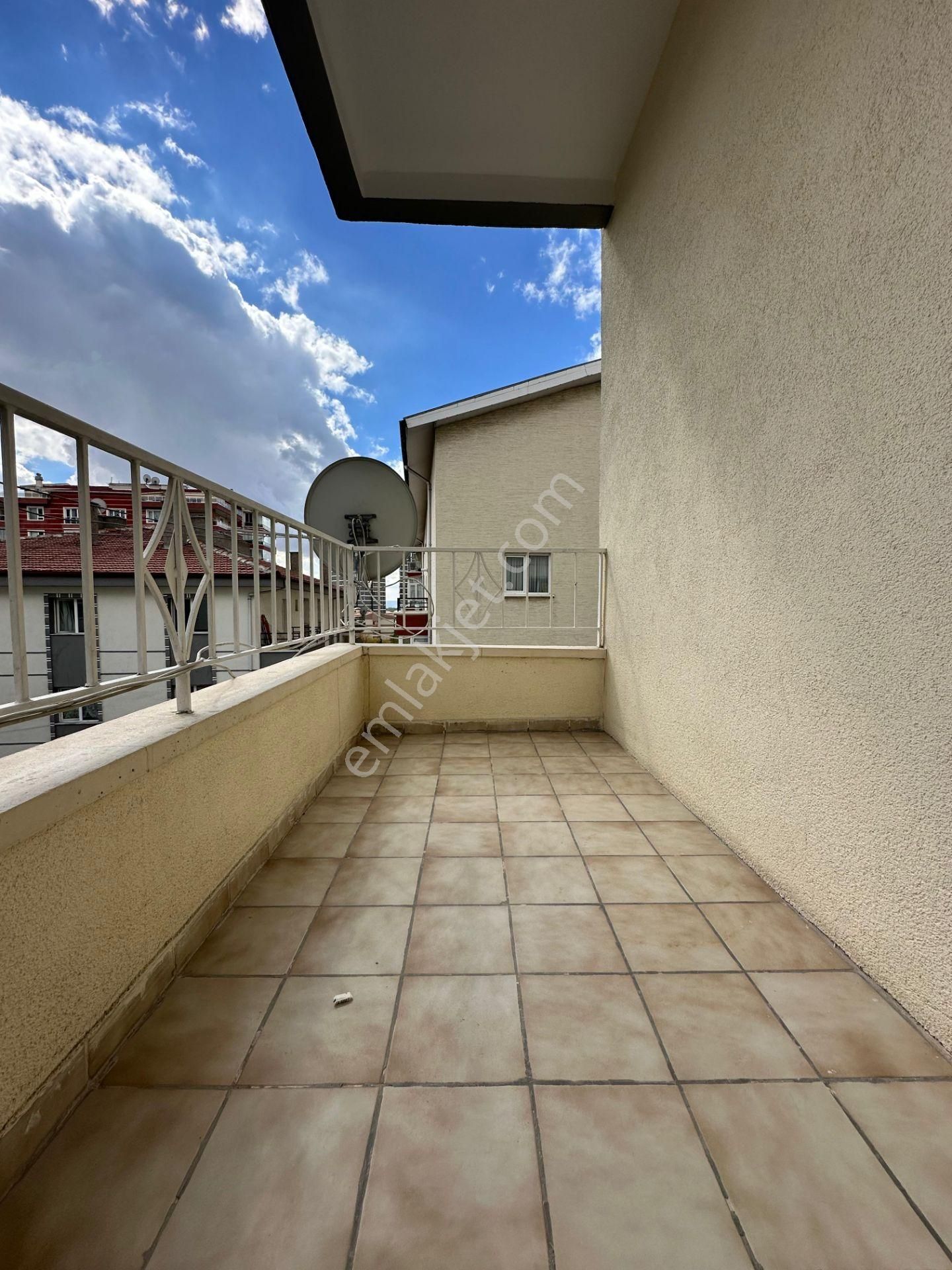 Pursaklar Mehmet Zengin Emlak'tan 2.kat 3+1 Protokol Yolu Yakını Yapılı Masrafsız Daire - Görsel 29