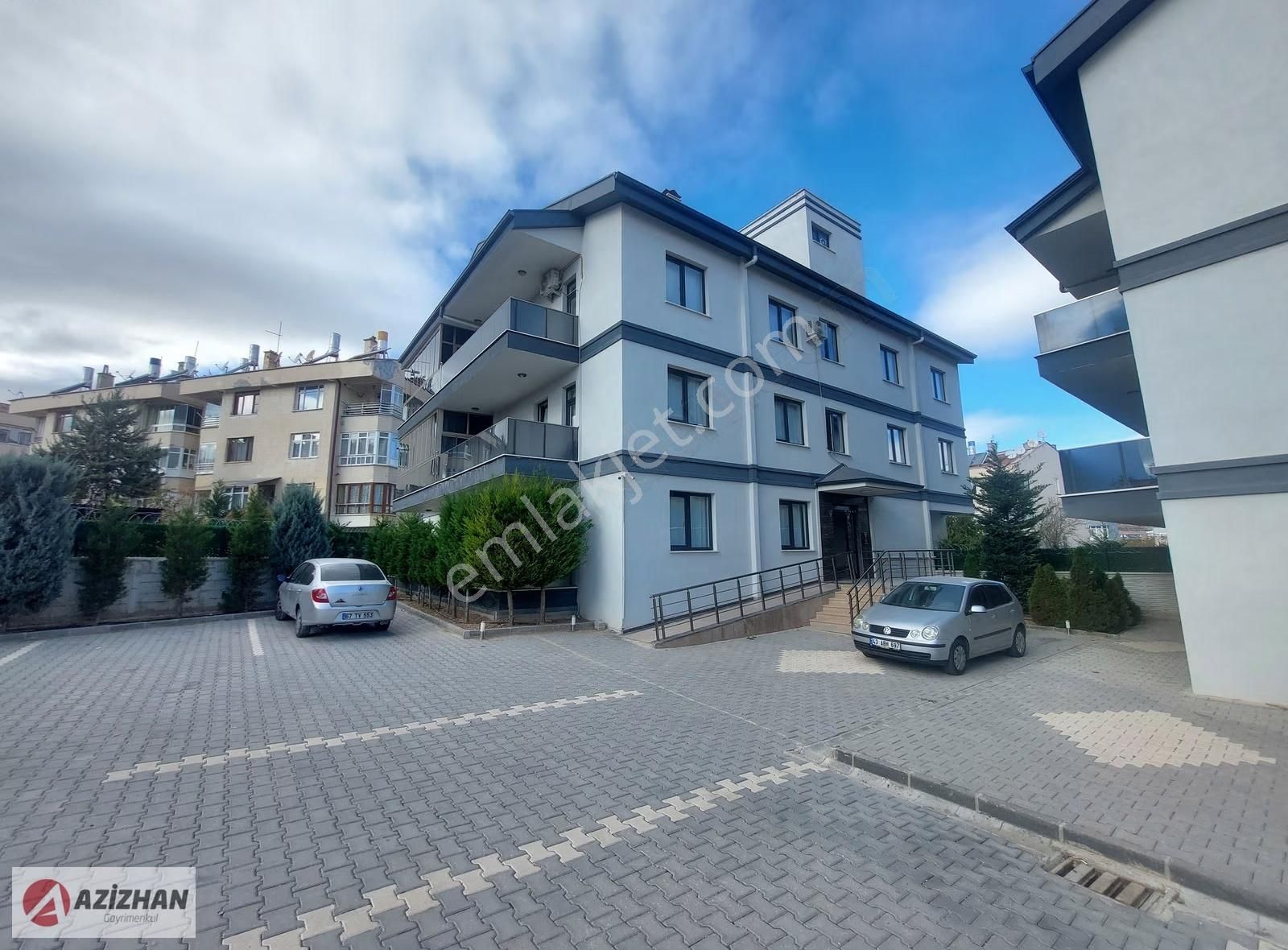 Azizhan'dan Selehaddini Eyyubi Mahallesiinde Geniş 2+1 Daire