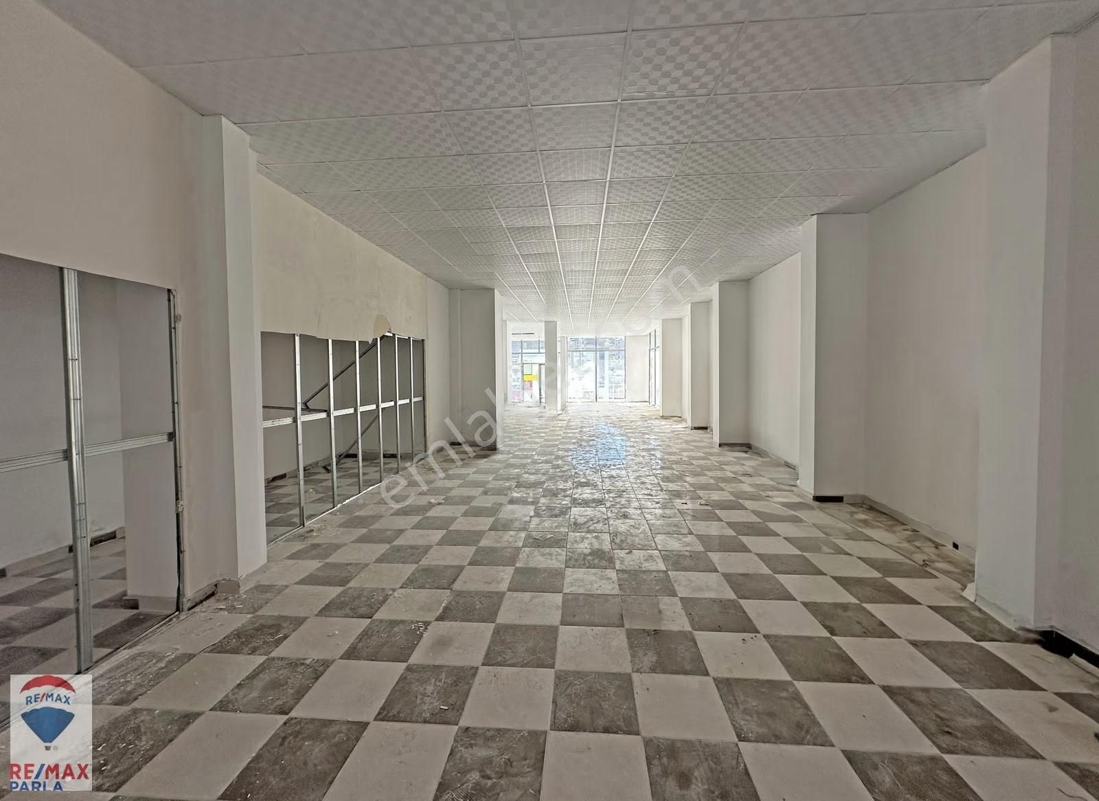 Hüseyin Boylu'dan Körfez'de 210 M² Satılık Dükkan - Görsel 6