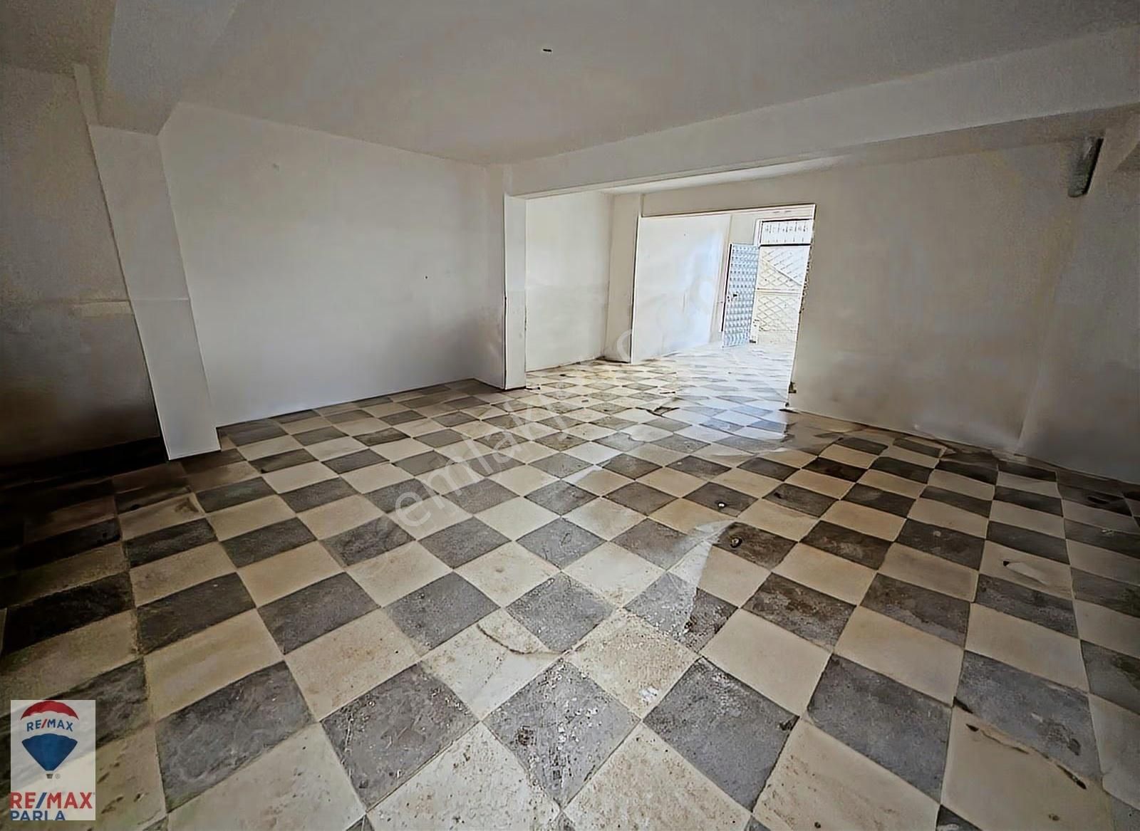 Hüseyin Boylu'dan Körfez'de 360 M² Satılık Depolu İşyeri - Görsel 6