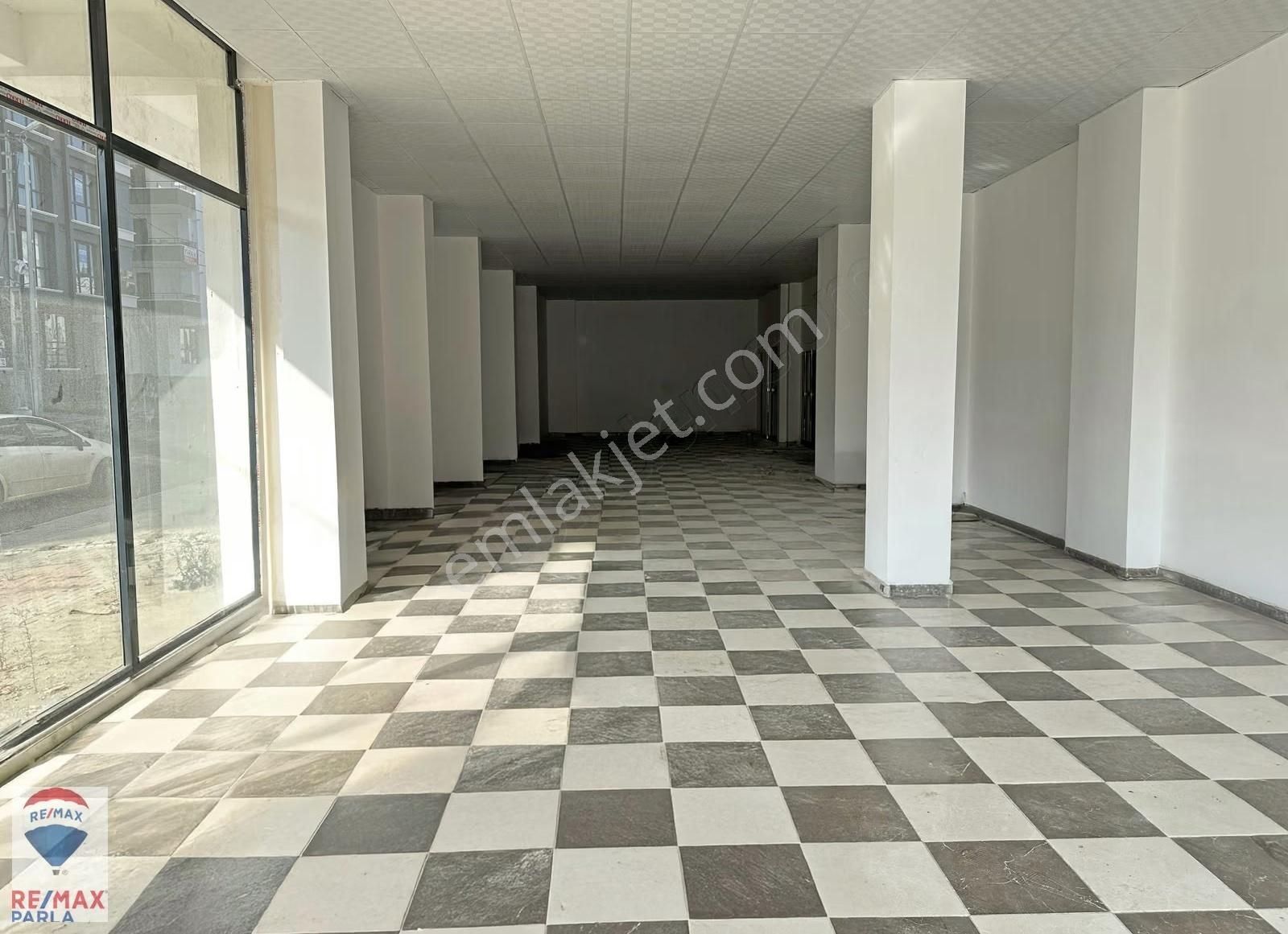 Hüseyin Boylu'dan Körfez'de 360 M² Satılık Depolu İşyeri - Görsel 24