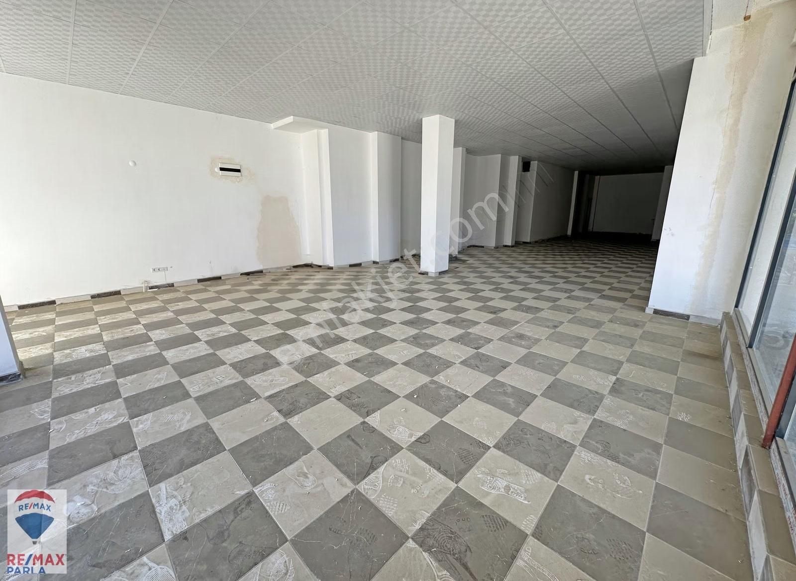 Hüseyin Boylu'dan Körfez'de 360 M² Satılık Depolu İşyeri - Görsel 14