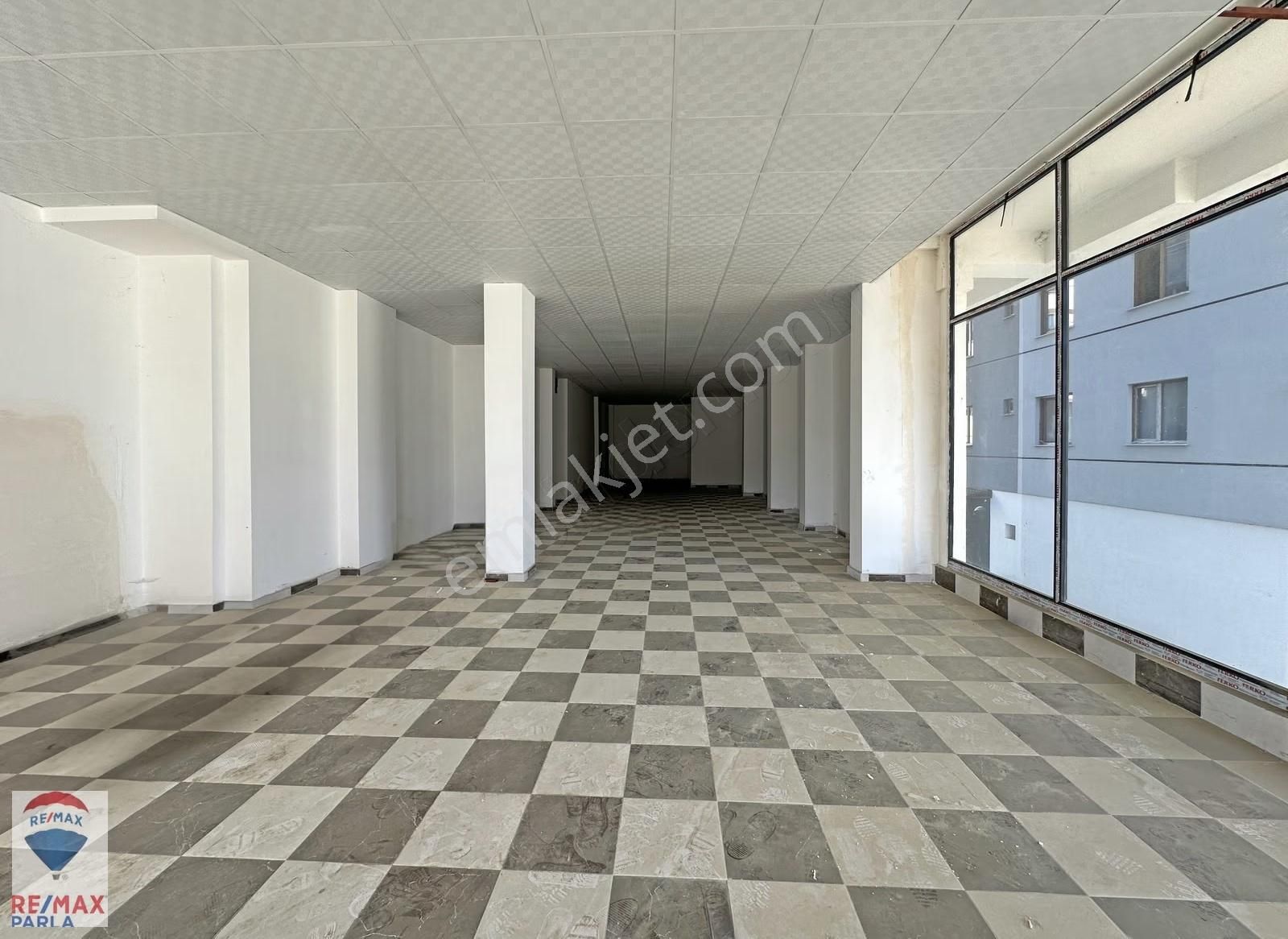 Hüseyin Boylu'dan Körfez'de 360 M² Satılık Depolu İşyeri - Görsel 2