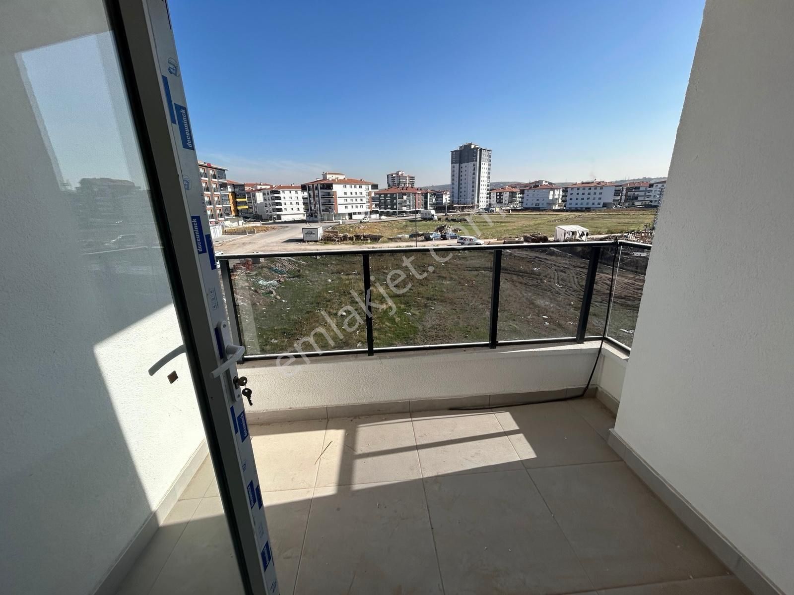 Yenikent Satılık 3+1 Kombi&petekli Daire - Görsel 24