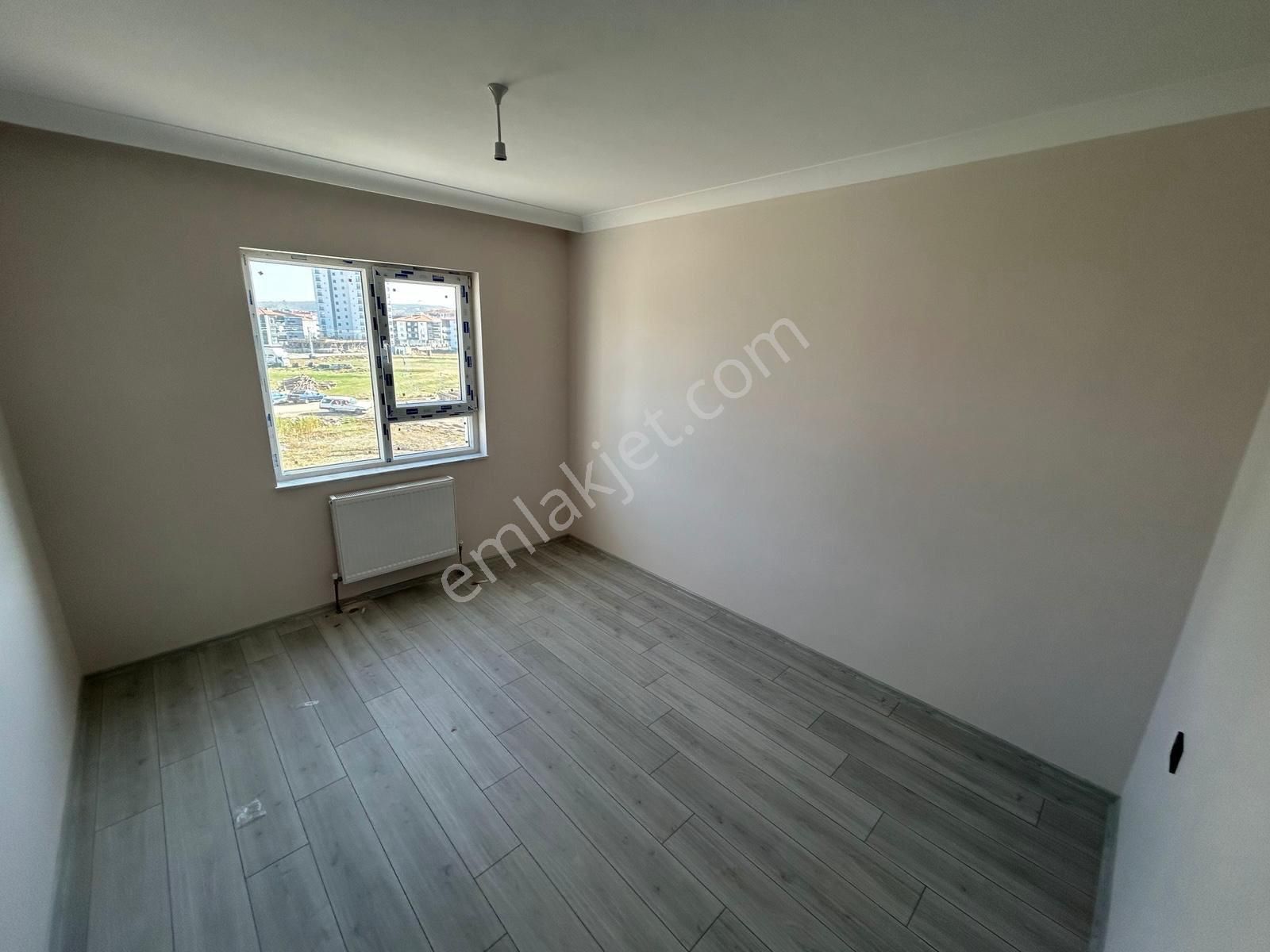 Yenikent Satılık 3+1 Kombi&petekli Daire - Görsel 9