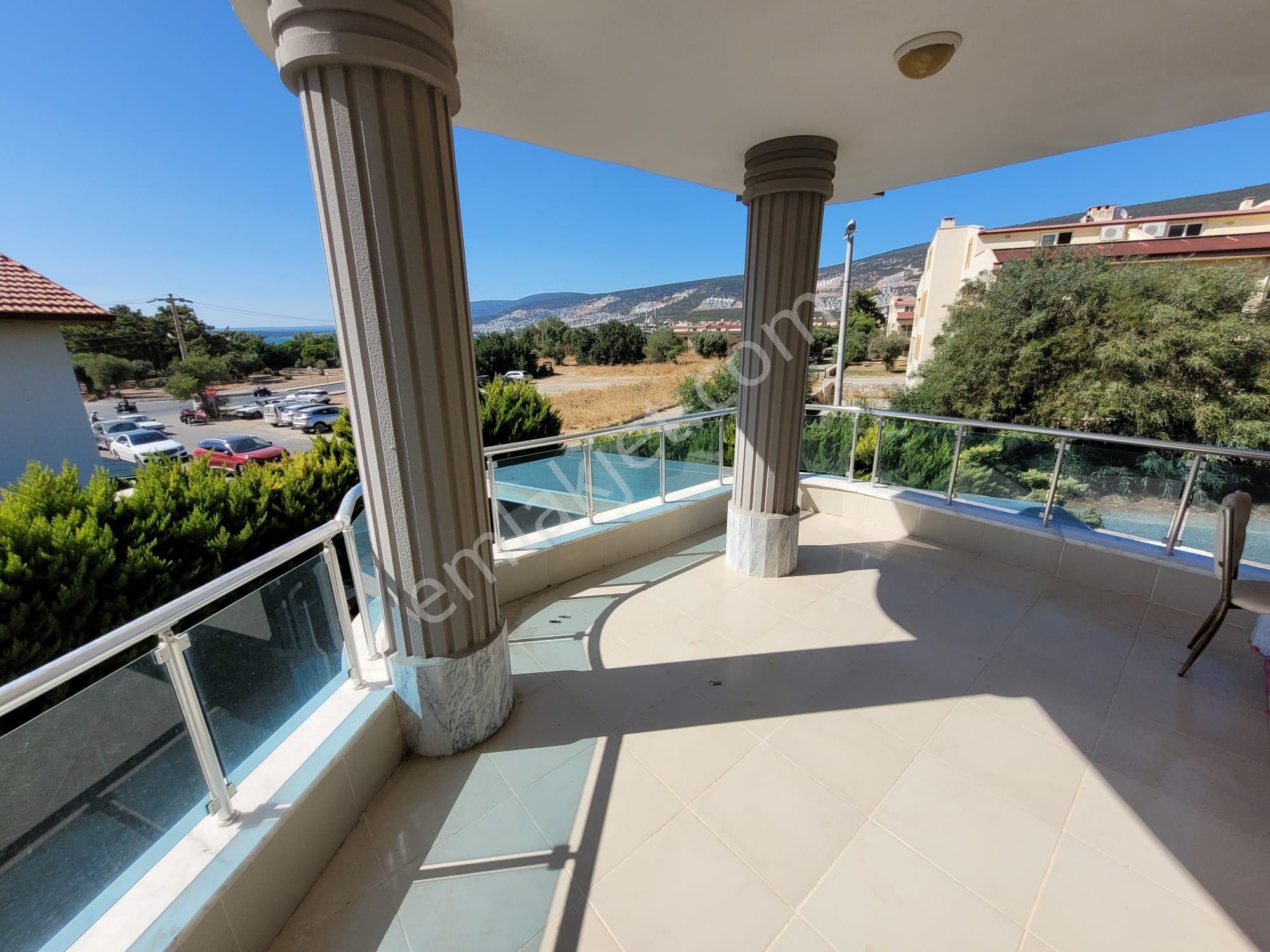 Denize 50 Adım Havuzlu Eşyalı Tam Müstakil Villa - Görsel 20