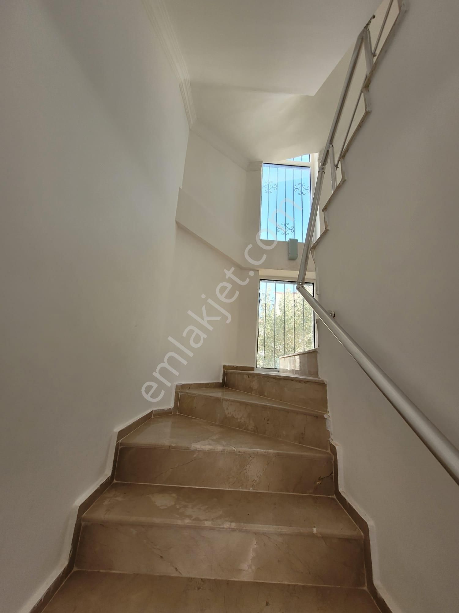 Denize 50 Adım Havuzlu Eşyalı Tam Müstakil Villa - Görsel 14