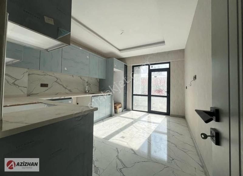 Azizhandan Şefikcanda Cadde Cepheli Satılık 4+1 Ara Kat Daire - Görsel 2