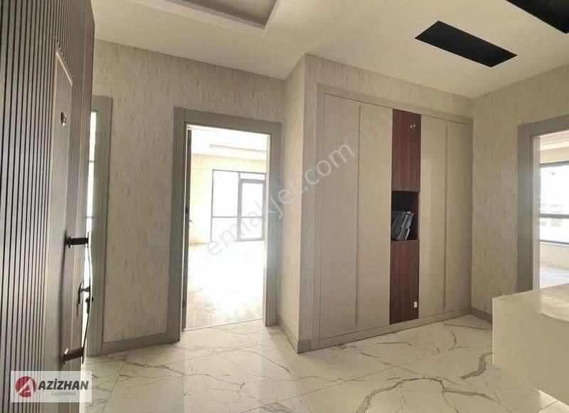 Azizhandan Şefikcanda Cadde Cepheli Satılık 4+1 Ara Kat Daire - Görsel 3