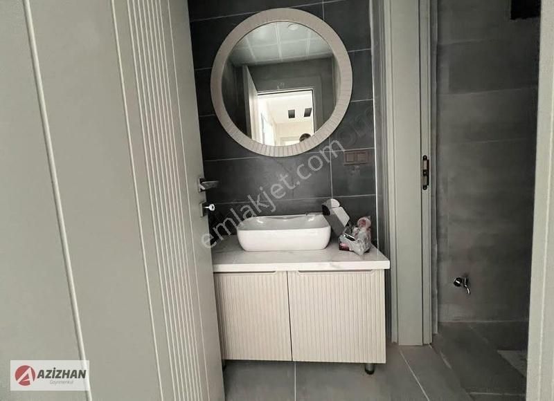 Azizhandan Şefikcanda Cadde Cepheli Satılık 4+1 Ara Kat Daire - Görsel 7