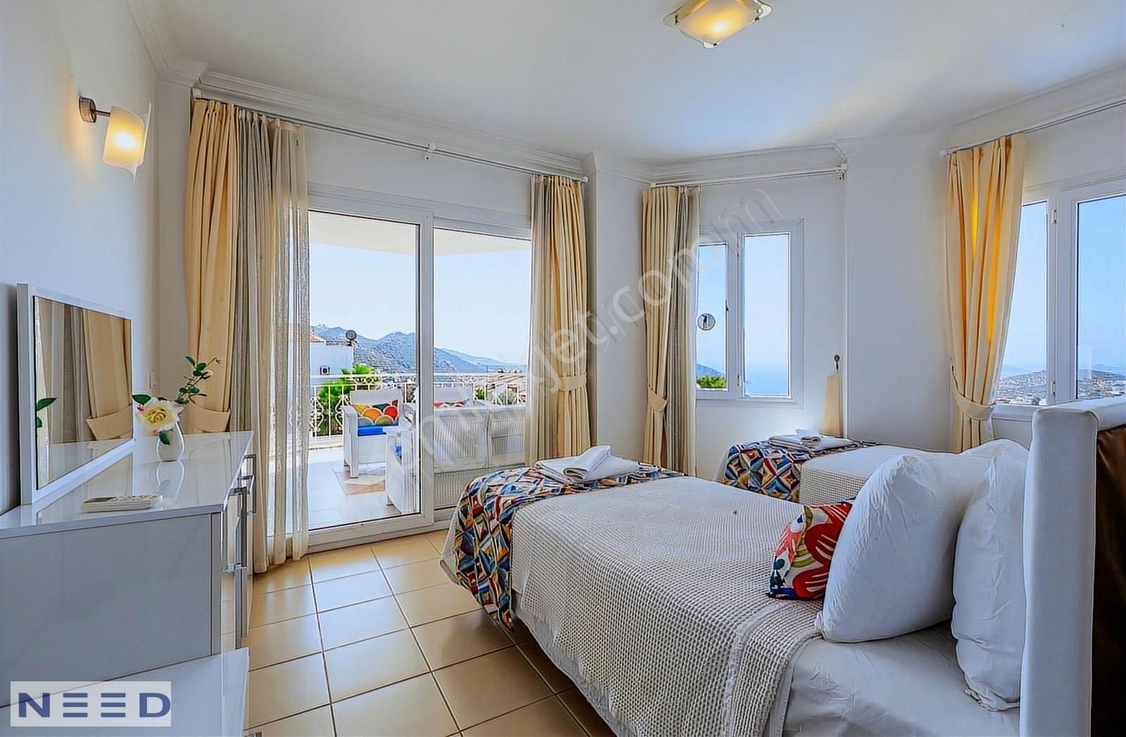 Kalkan'da Deniz Manzaralı 3 Yatak Odalı Villa - Görsel 31