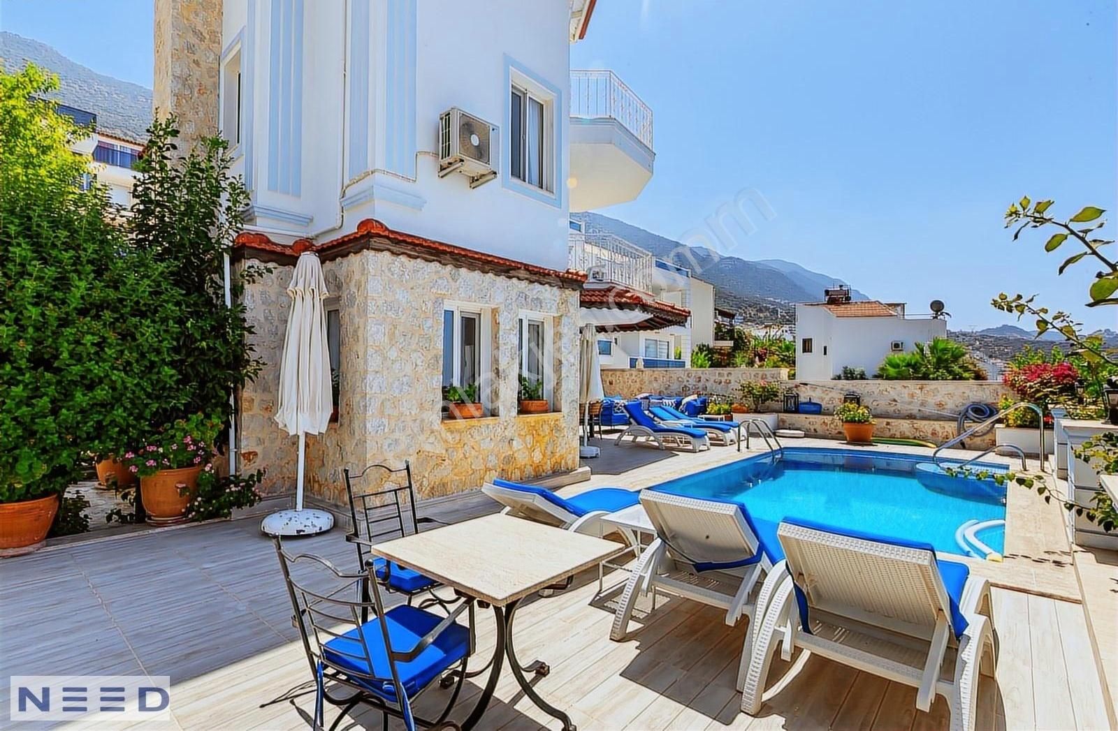 Kalkan'da Deniz Manzaralı 3 Yatak Odalı Villa - Görsel 22