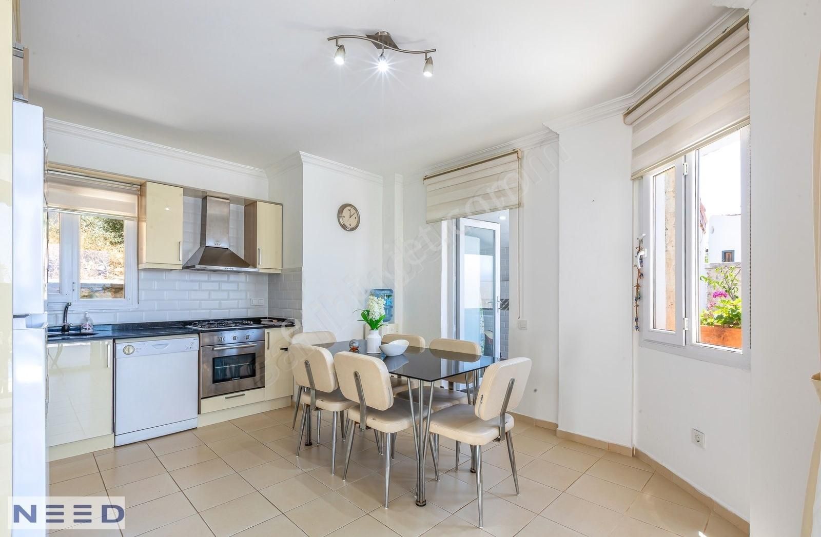 Kalkan'da Deniz Manzaralı 3 Yatak Odalı Villa - Görsel 10