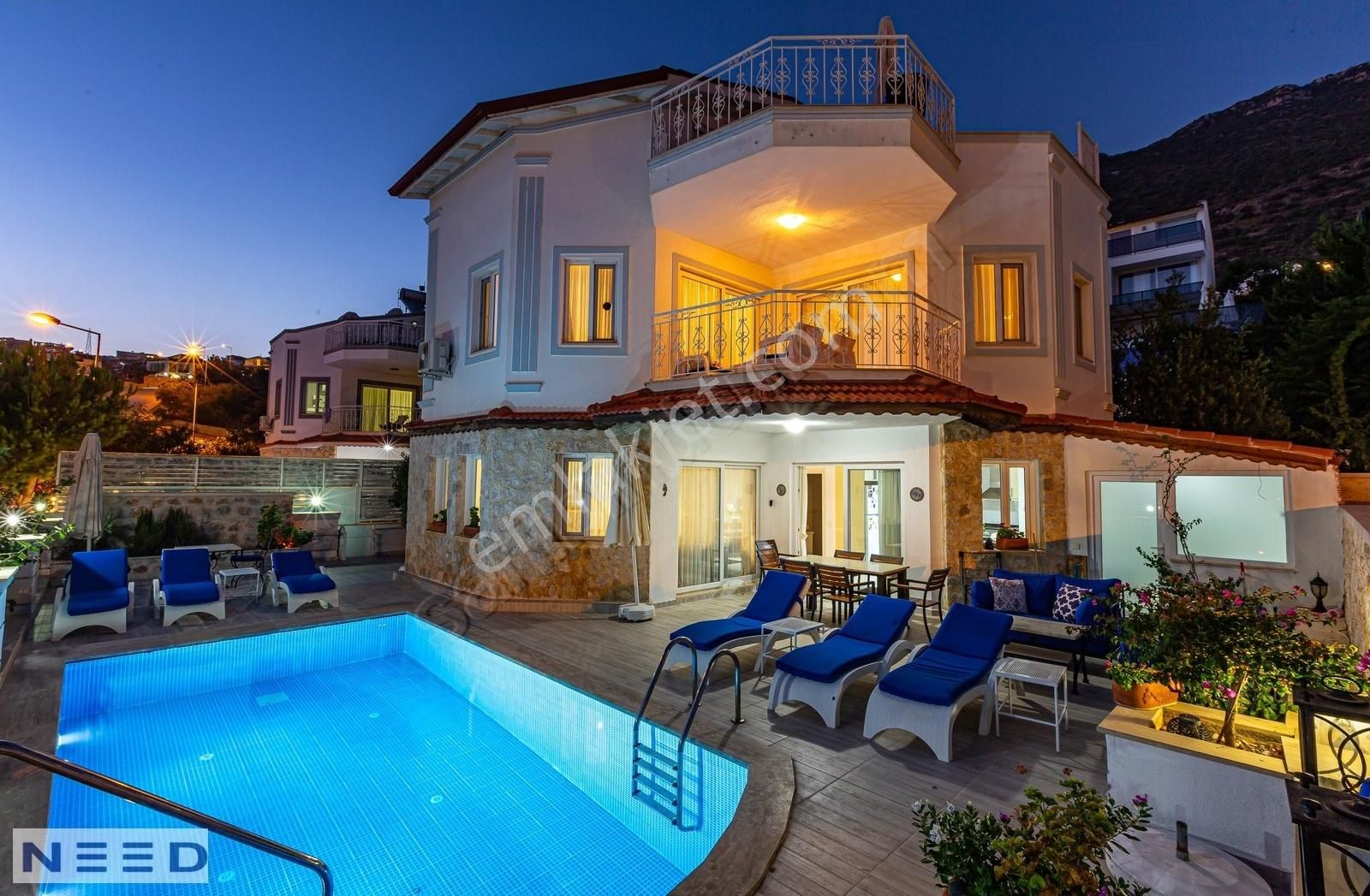 Kalkan'da Deniz Manzaralı 3 Yatak Odalı Villa