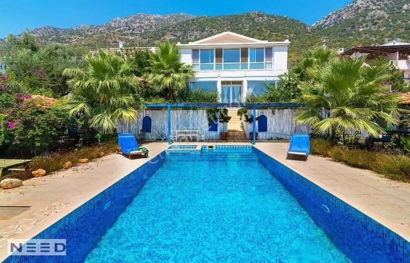 Kalkan Körderede Geniş Bahçeli, Deniz Manzaralı Müstakil Villa
