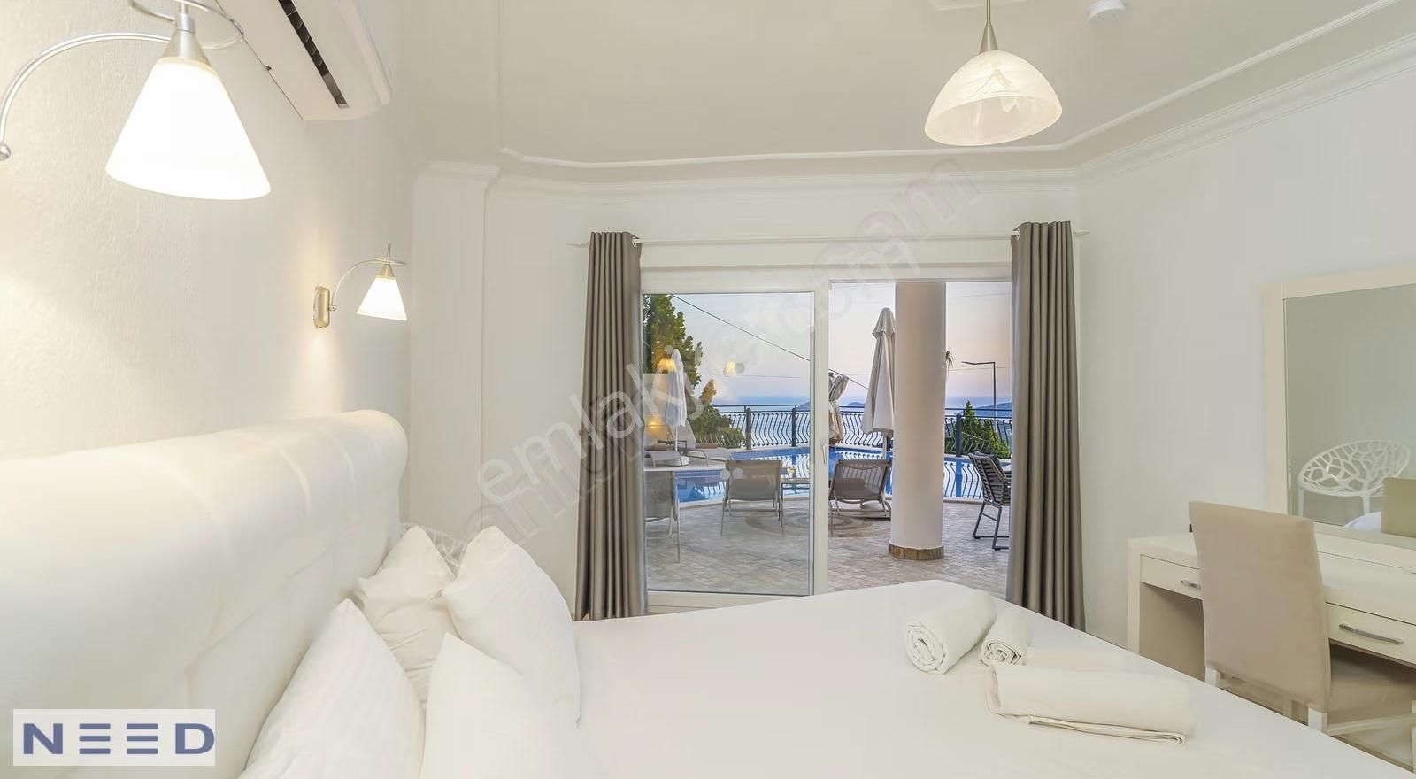 Türk Vatandaşlığına Uygun 5 Yatak Odalı Lüks Villa - Görsel 10