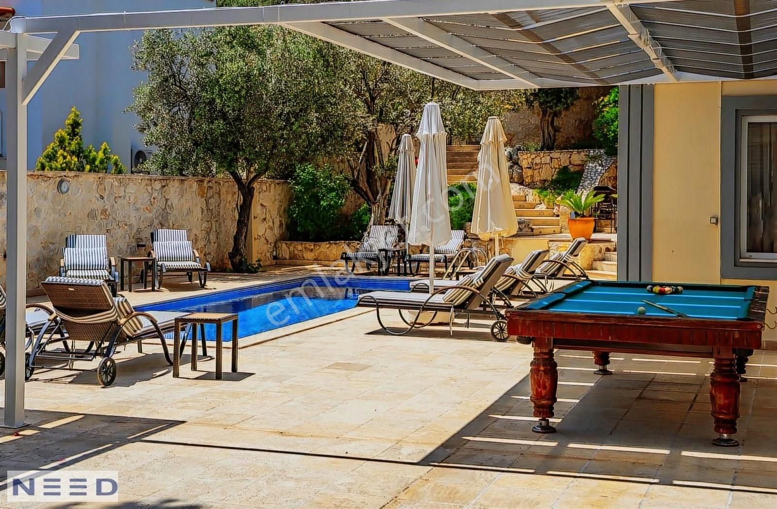 Kalkanda Geniş Bahçeli, Isıtmalı Havuzlu, 5 Yatak Odalı Villa - Görsel 9