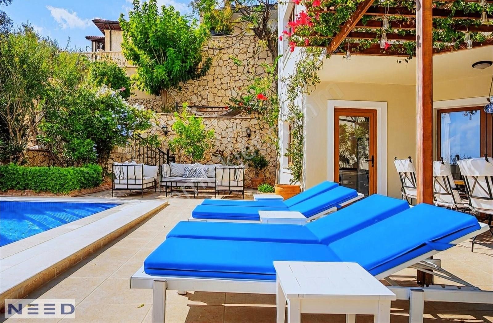 Kalkan Merkez'de 4 En-suit Yatak Odalı ,bahçeli Villa - Görsel 8