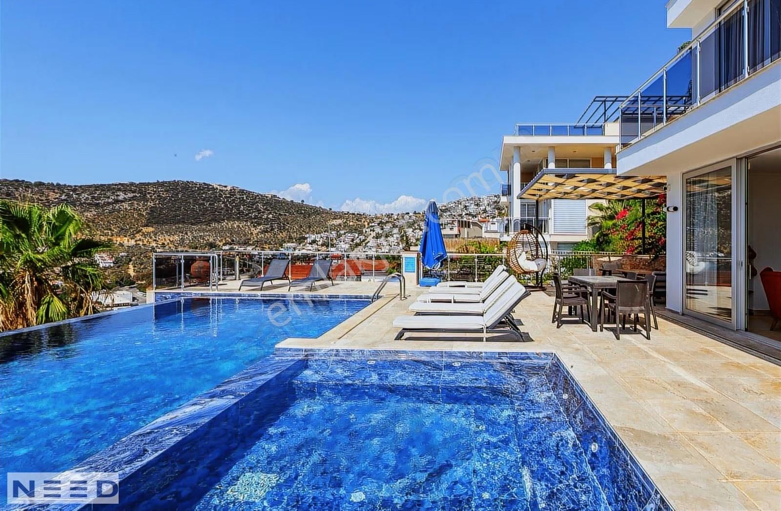 Kalkan Kızıltaşta Deniz Manzaralı 6+1 Lüks Villa