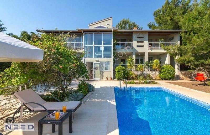Kalkan - İslamlar Köyünde Doğa Ve Deniz Manzaralı Modern Villa
