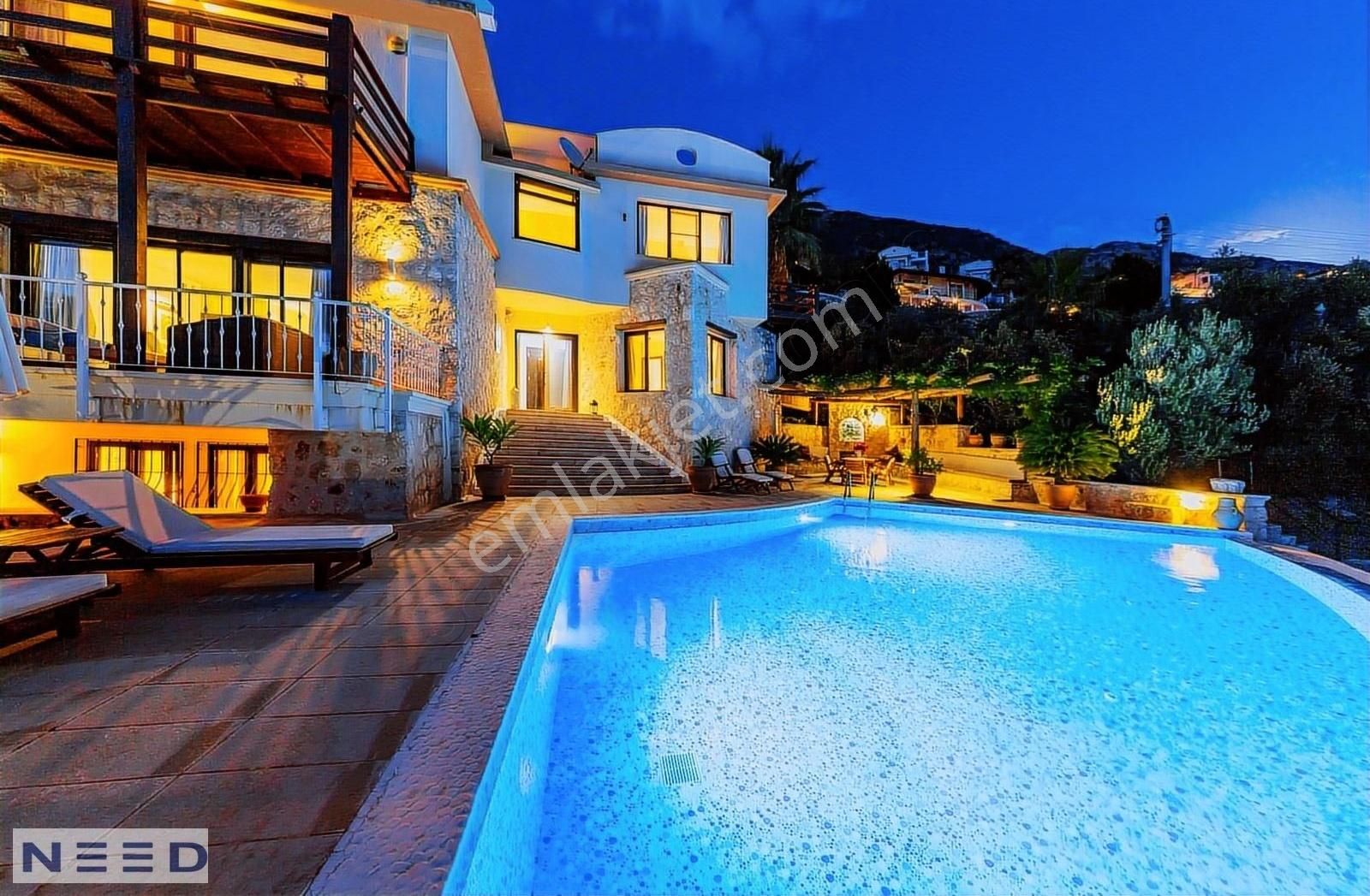 Muhteşem Deniz Manzaralı Geniş Bahçeli Villa - Görsel 3