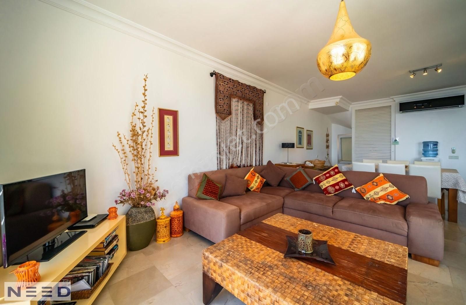 Kalkanda Modern Tasarımlı 3+1 Villa - Görsel 3