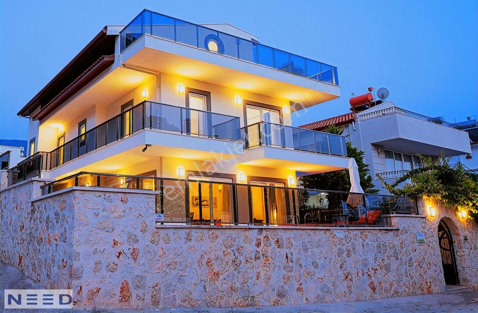Kalkan Merkezde - Çağdaş Tasarımlı 5 Yatak Odalı Villa - Görsel 15